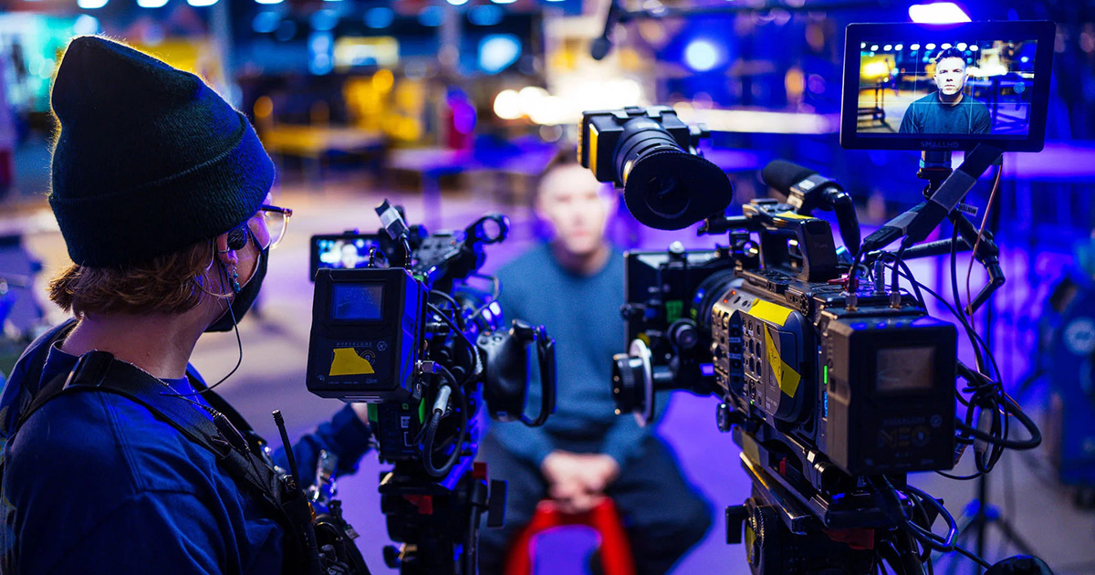 Az operatőr bérlés egy projektre szabott szolgáltatás, ahogy élőben is látható a Sony FX6 és FX9 kamerával